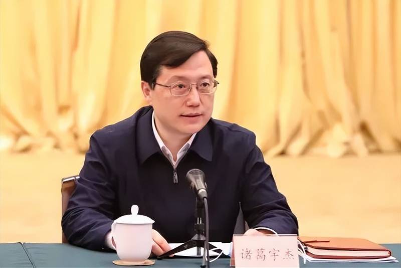 首位“70后”省级党委副书记，上海交大安泰员工诸葛宇杰履新上海市委副书记