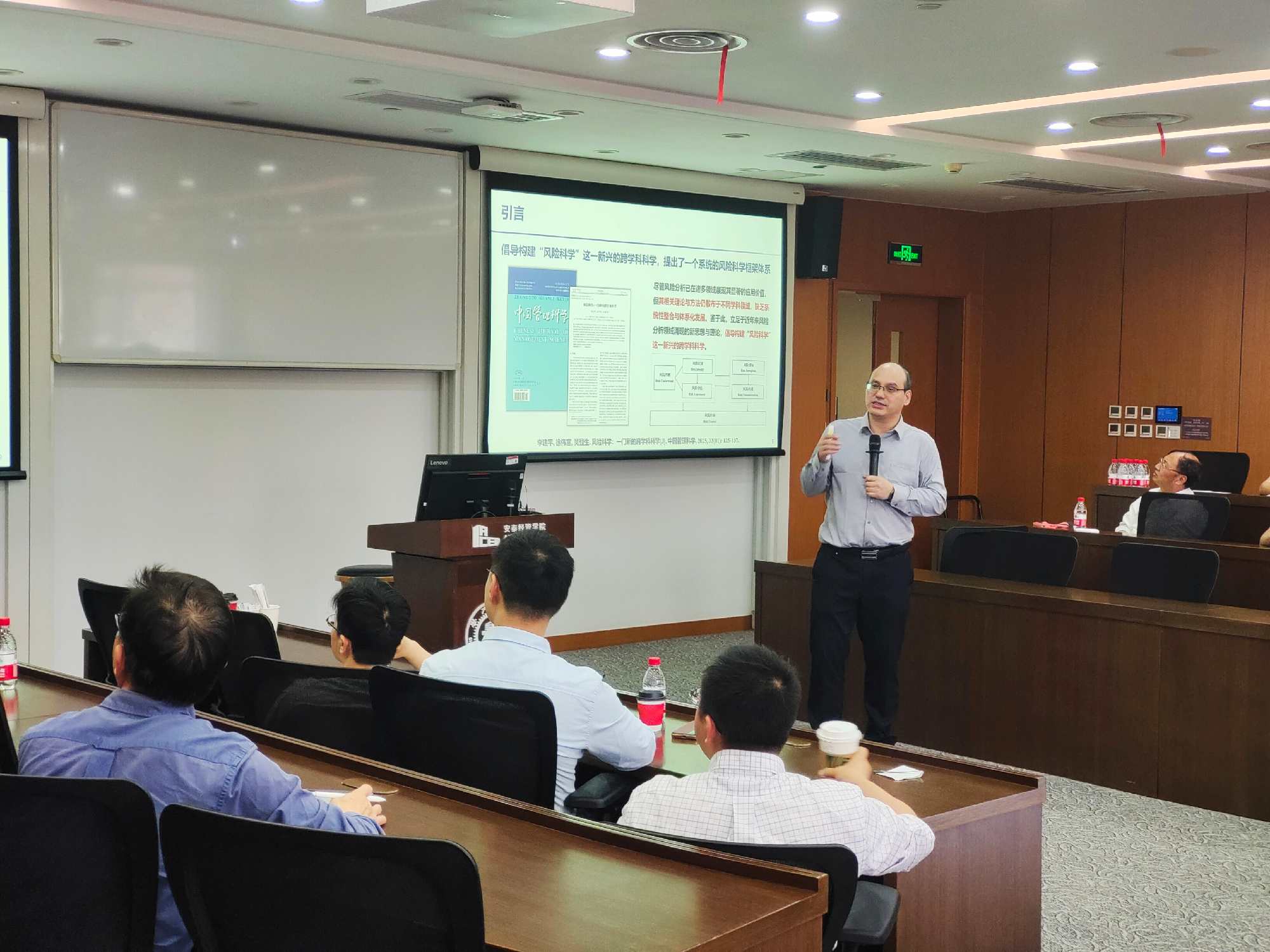 中国科公司大学经管公司李建平常务副经理莅临公司作专题讲座